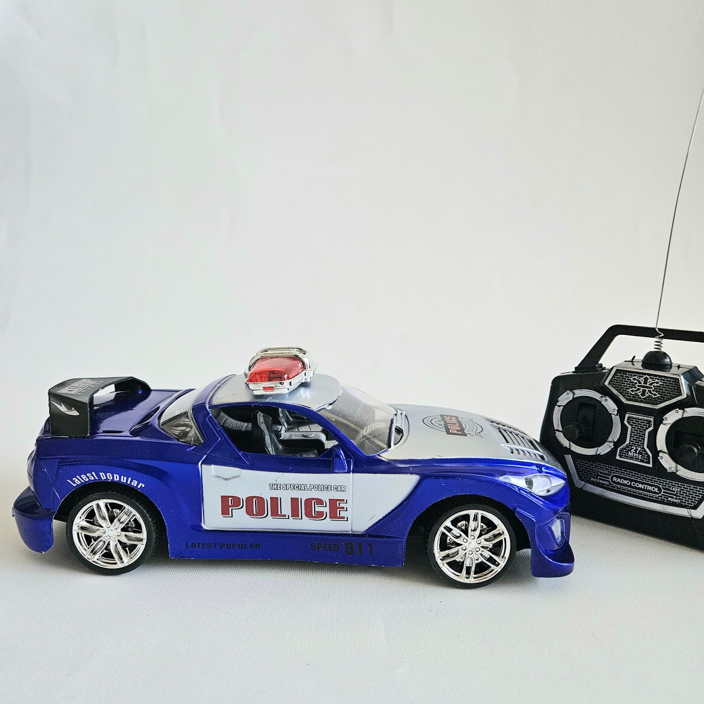 Policijski auto na daljinski