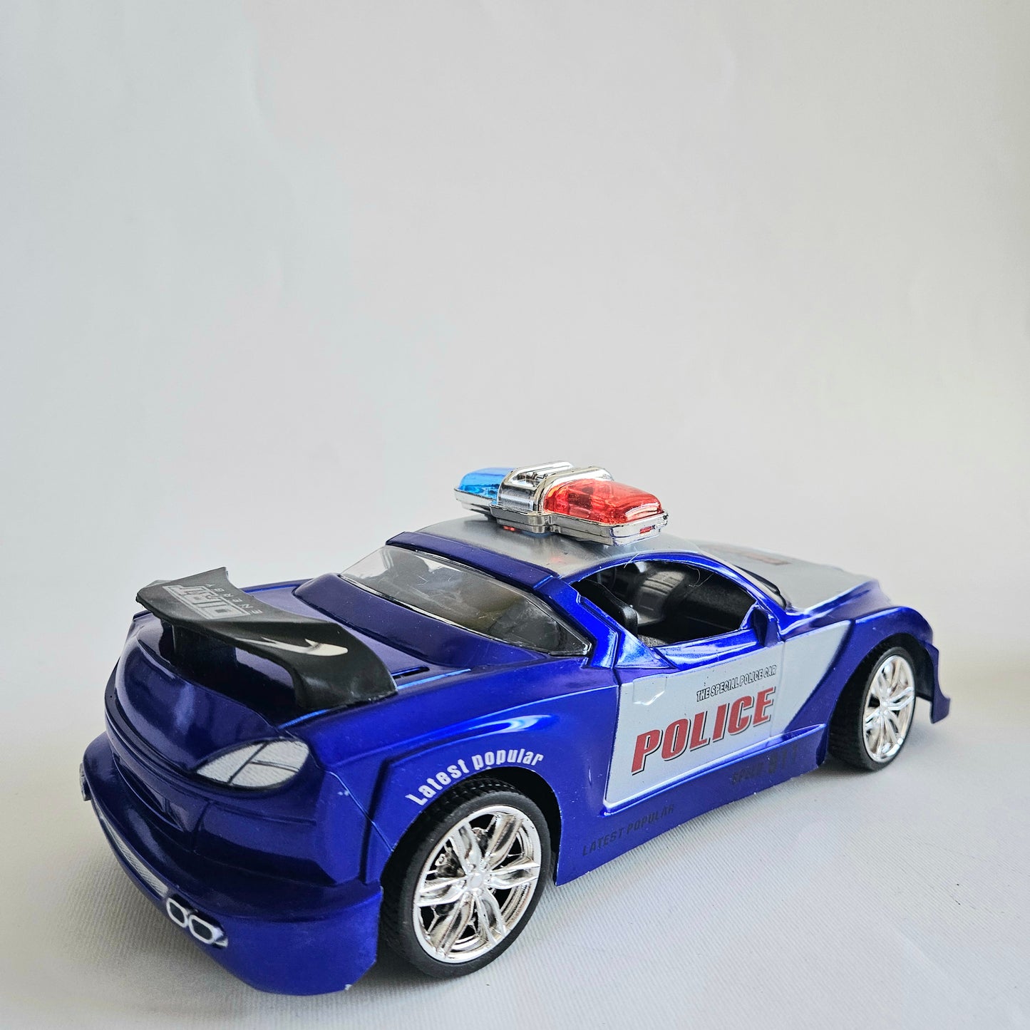 Policijski auto na daljinski