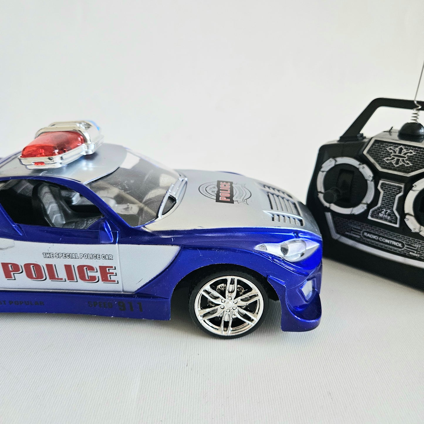 Policijski auto na daljinski